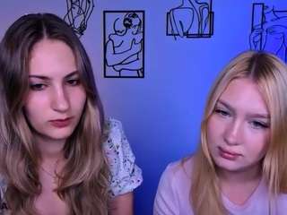 playful-sophie live webcam show