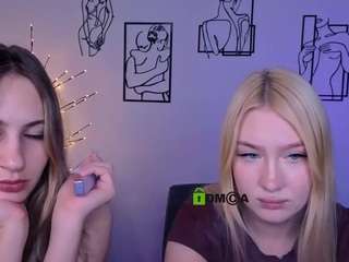 playful-sophie live webcam show