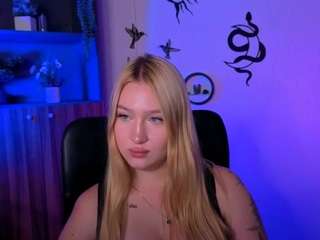 Live cam show with playful-sophie