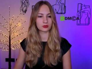 playful-sophie live cam preview