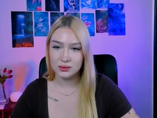 playful-sophie live cam preview