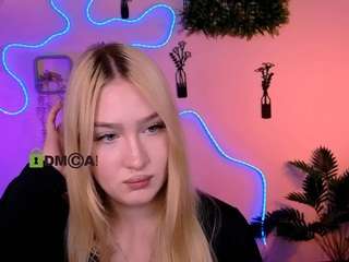 playful-sophie live cam preview