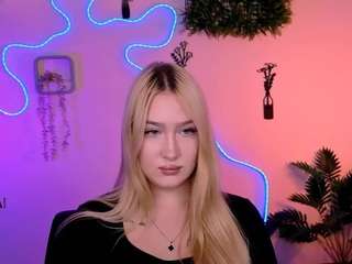 playful-sophie live cam preview