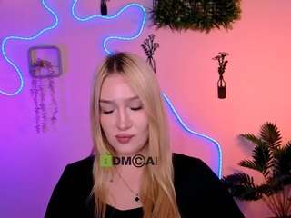 playful-sophie live cam preview