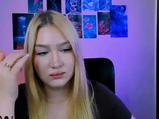 playful-sophie live cam preview