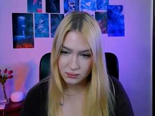 playful-sophie live cam preview