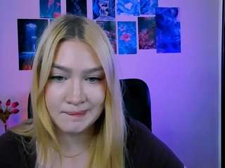 playful-sophie live cam preview