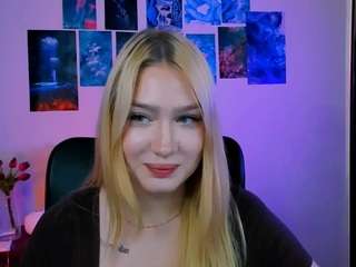 playful-sophie live cam preview