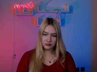 playful-sophie live cam preview