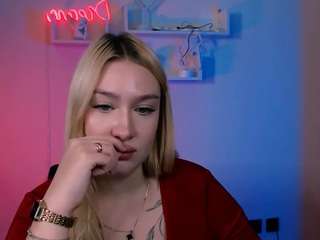 playful-sophie live cam preview