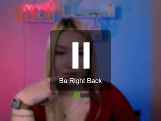 playful-sophie live cam preview