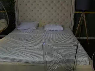 TinkerrBella's Live Sex Cam Show