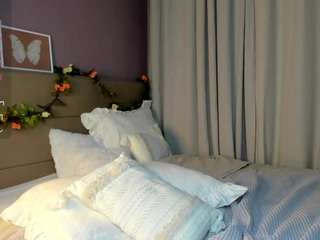 amely-lil Live Webcam on CamSoda