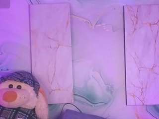 Questo modello è in diretta ora. aniedoll