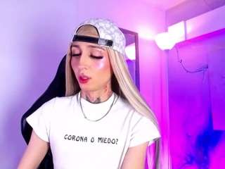 Aniedoll's cam show statistics and live stream