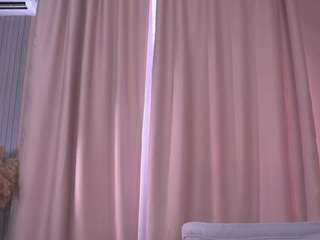 Live webcam model deeptalkss on Soda Cams