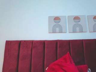 selena-castillo Live Webcam on CamSoda