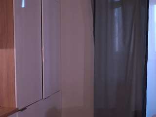 Bella live webcam show