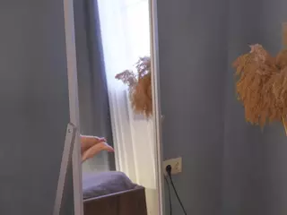 Bella's Live Sex Cam Show