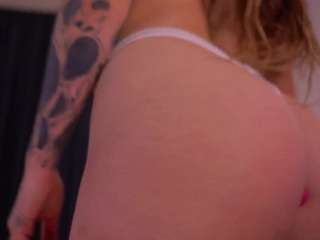 Live webcam model bllowjoyy on Soda Cams