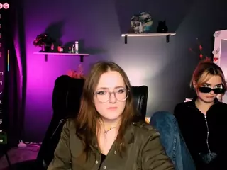 jasmine-woof's Live Sex Cam Show