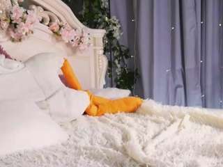 Milly live webcam show