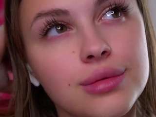 maycrute webcam