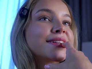 peacebunte's CamSoda show and profile