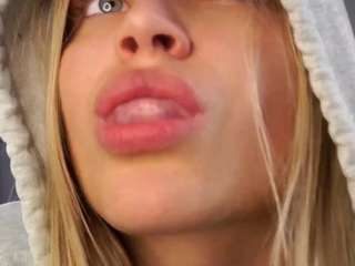 peacebunte's CamSoda show and profile