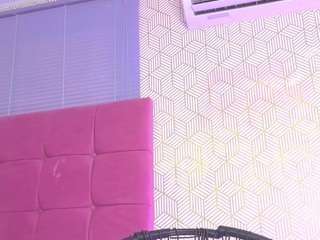 quianna-1 webcam model