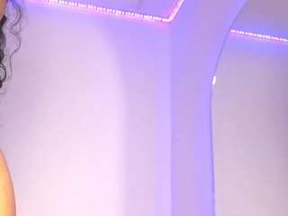 quianna-1's CamSoda show and profile