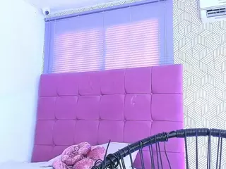 quianna-1's Live Sex Cam Show