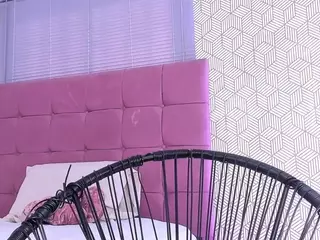 quianna-1's Live Sex Cam Show