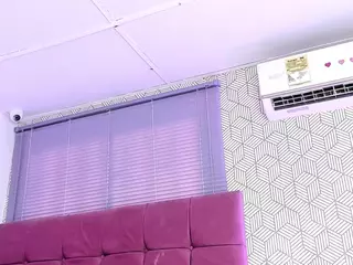 quianna-1's Live Sex Cam Show
