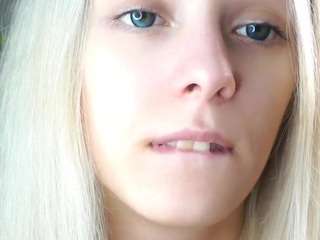 antoniahey Live Webcam on CamSoda