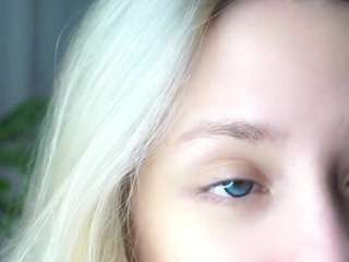 antoniahey Live Webcam on CamSoda