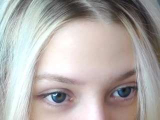 antoniahey Live Webcam on CamSoda