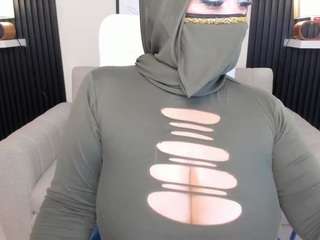 cloe-adams