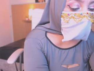 cloe-adams's CamSoda show and profile