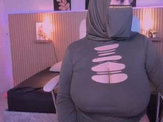 cloe-adams's CamSoda show and profile