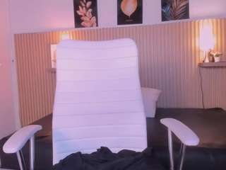 le modèle cloe-adams est en webcam porno dans un show sur le site camsoda, il possède les tags suivants: amateur,pov,massage,anal,natural,nature,nipple piercings,normal,orgasm,pussy,full nudity,skinny,smoking,strip,tattoos,tease,tittyfuck,young adult,huge tits,mature