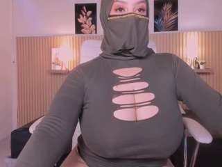 cloe-adams