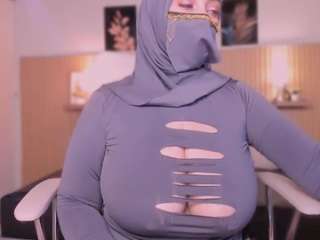 cloe-adams