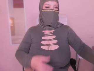 cloe-adams