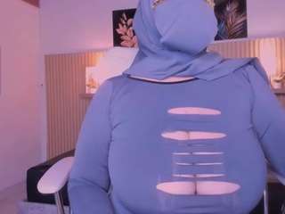 cloe-adams