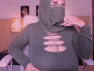 cloe-adams