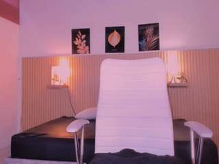cloe-adams
