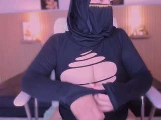 cloe-adams