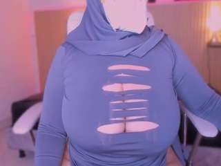 cloe-adams