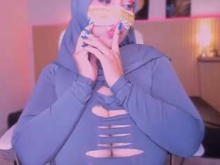 cloe-adams